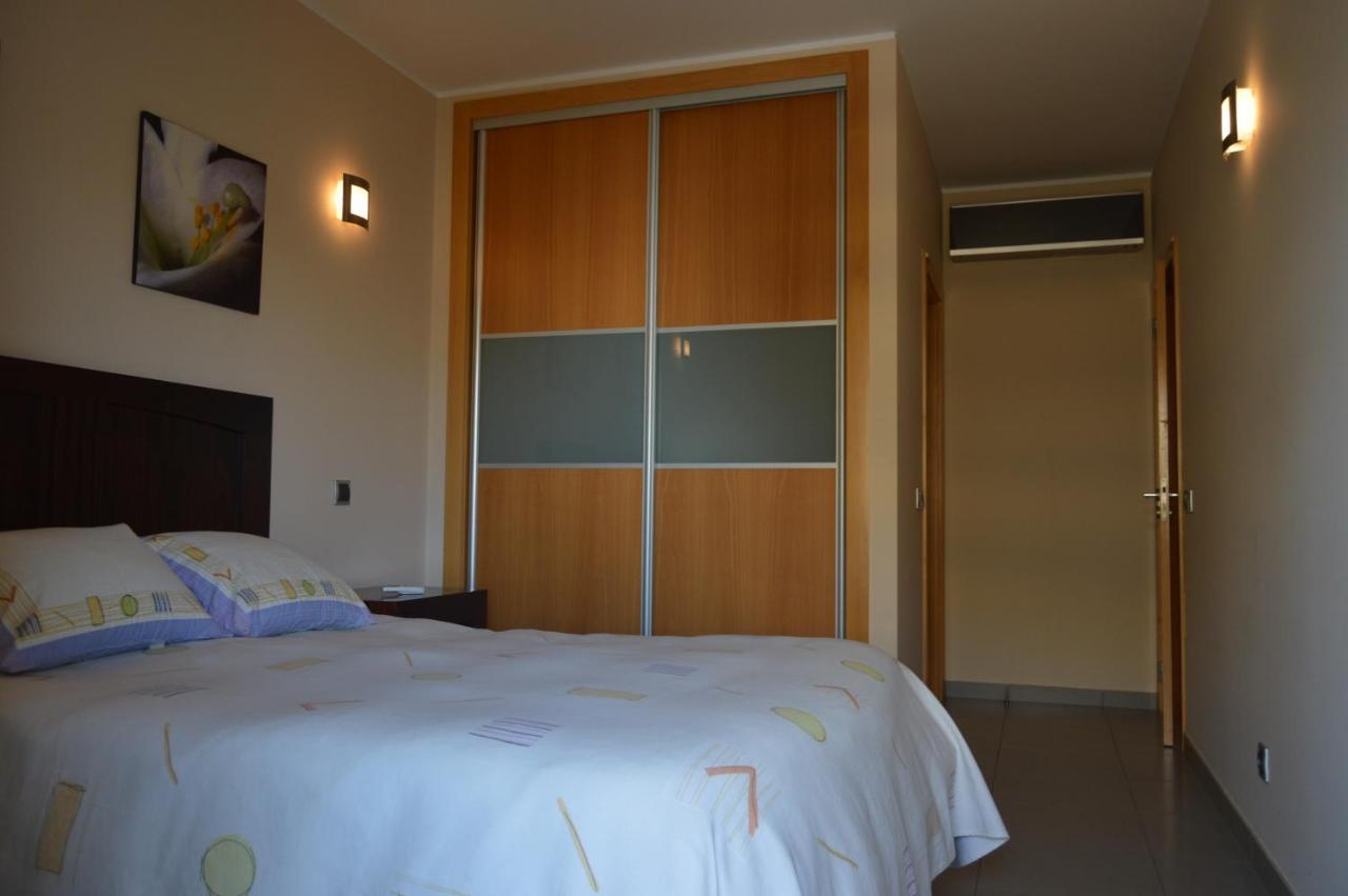 Apartamento Frente Ao Mar Com Piscina De Agua Salgada Quarteira Zewnętrze zdjęcie