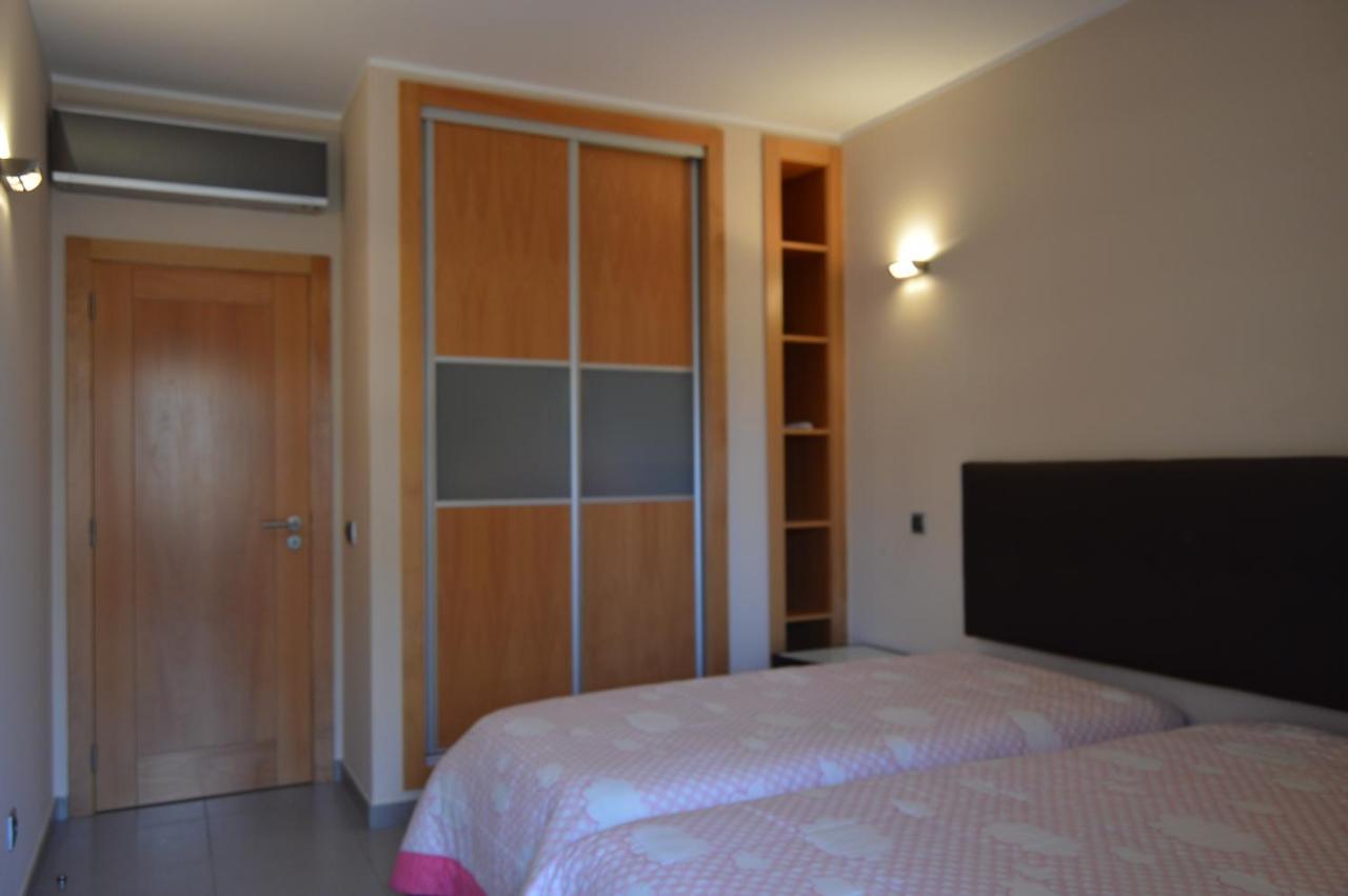 Apartamento Frente Ao Mar Com Piscina De Agua Salgada Quarteira Zewnętrze zdjęcie