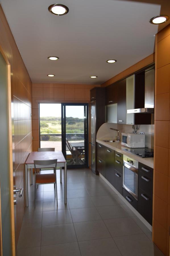 Apartamento Frente Ao Mar Com Piscina De Agua Salgada Quarteira Zewnętrze zdjęcie